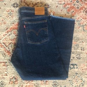 Levi’s Premium Wedgie Straight Jeans. Women’s size W:31 L26 Dark Wash